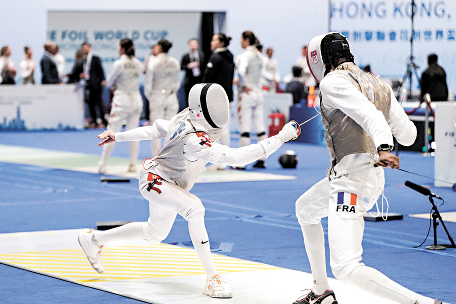 ◆梁千雨（左）在對法國隊一役打出個人代表作。香港文匯報記者葉詩敏  攝