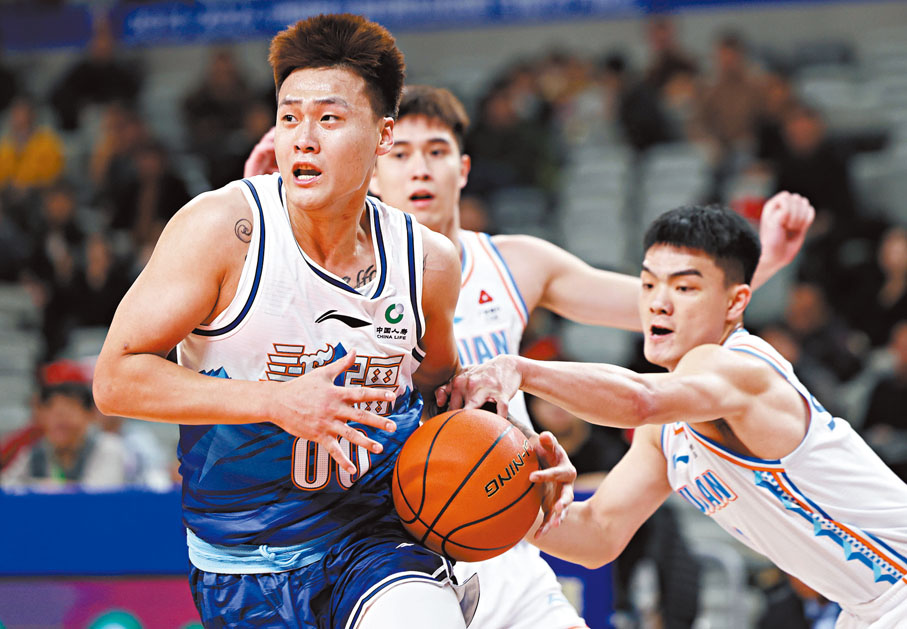 ◆趙睿（前）宣布提早收咧。 資料圖片