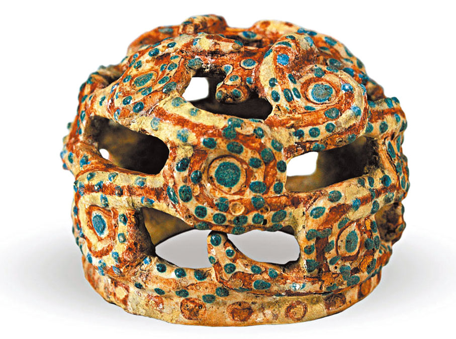 ◆戰國  琉璃釉盤蛇玲瓏球