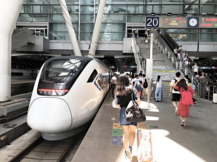 ◆業界指，廣州加強與香港之間的鐵路互聯互通，將推動大灣區創新要素融合。 香港文匯報記者敖敏輝 攝