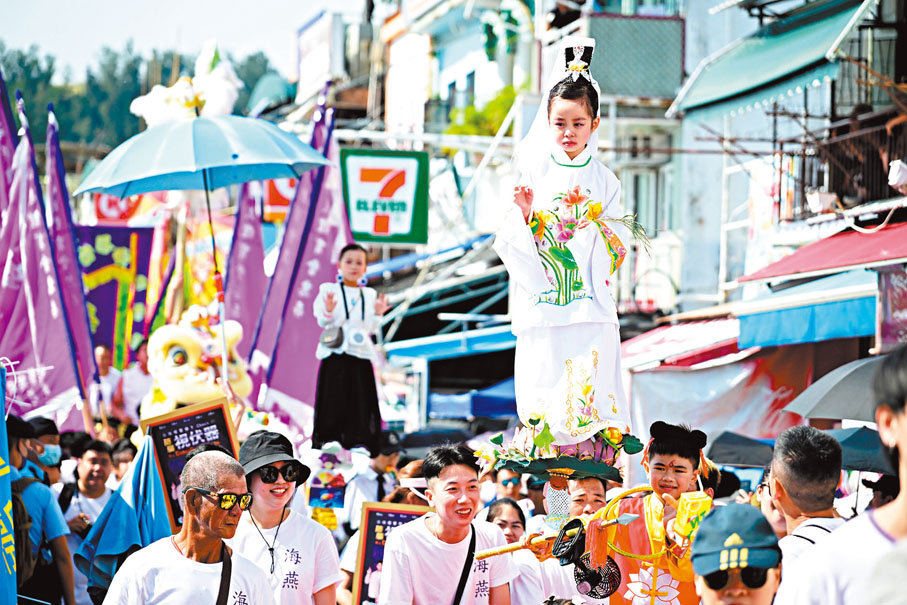 ◆剛過去的太平清醮節慶，吸引超過5萬名市民和海內外旅客到訪長洲。資料圖片