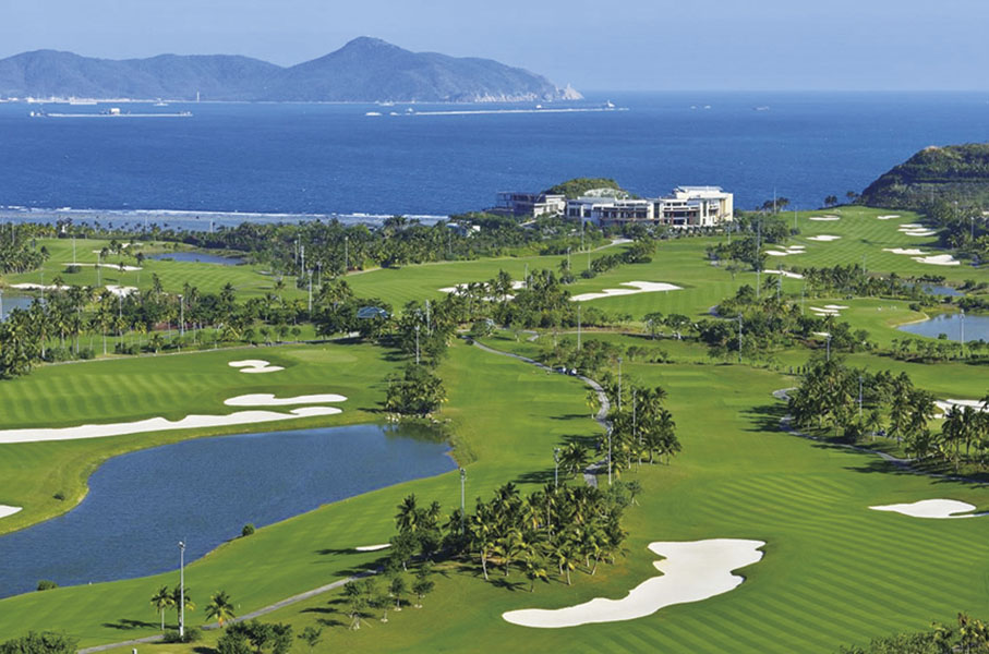 ◆ 三亞鹿回頭高爾夫球會。