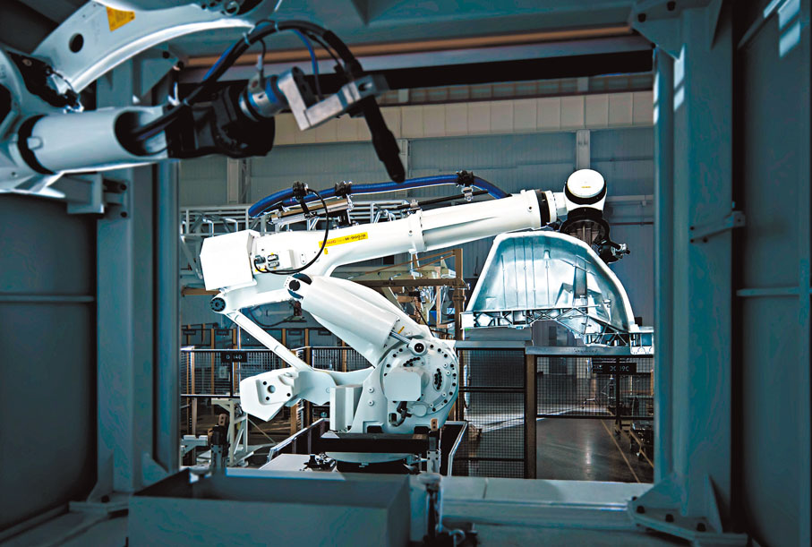 ◆極氪智慧工廠壓鑄車間，全自動一體化壓鑄技術。香港文匯報浙江傳真