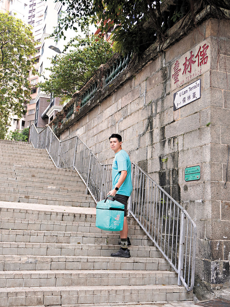 ◆儒林臺的樓梯Hero走過很多次。   張岳悅 攝