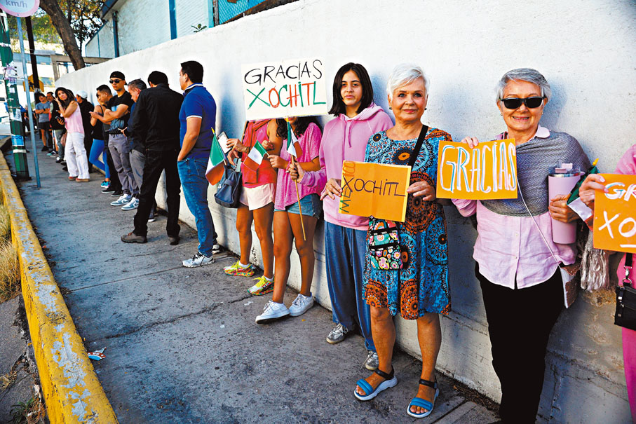 ◆墨西哥民眾排隊等候投票。路透社