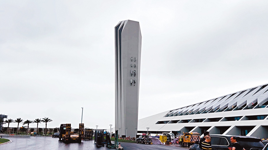 ◆西人工島上的風塔。 香港文匯報記者帥誠  攝