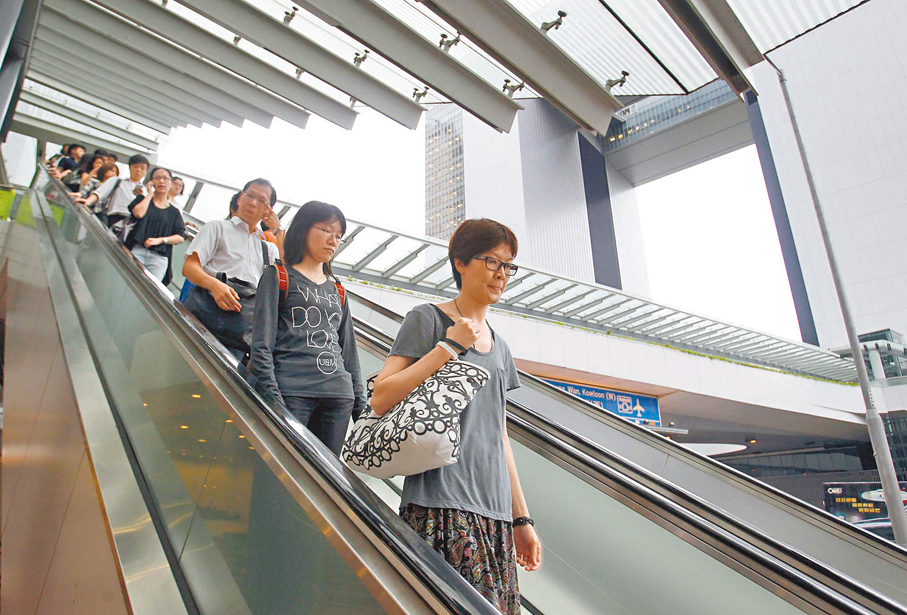 ◆新版守則訂明公務員須恪守12項基本信念。 資料圖片