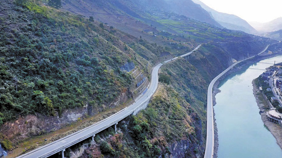 ◆怒江最美公路。 作者供圖