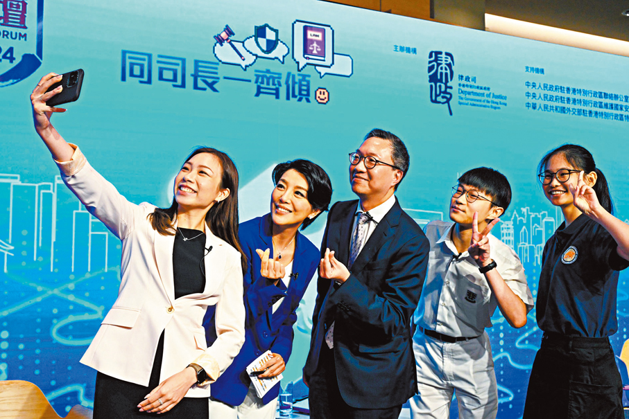 ◆林定國與香港學生和青年代表合照。 Fb圖片