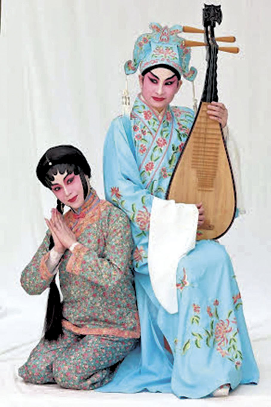 ◆高文謙與芳映雪的《紅了櫻桃碎了心》造型照 。