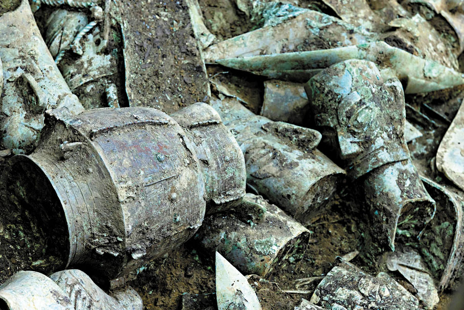 ◆三星堆新發現6個「祭祀坑」上新文物近13,000件。