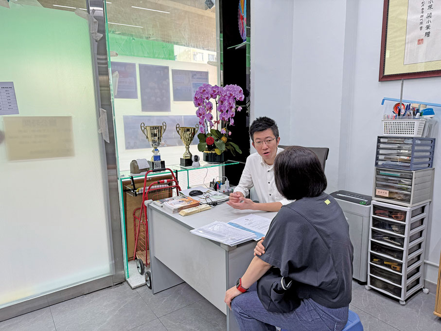 ◆林博日常認真處理市民求助，共助社區發展。