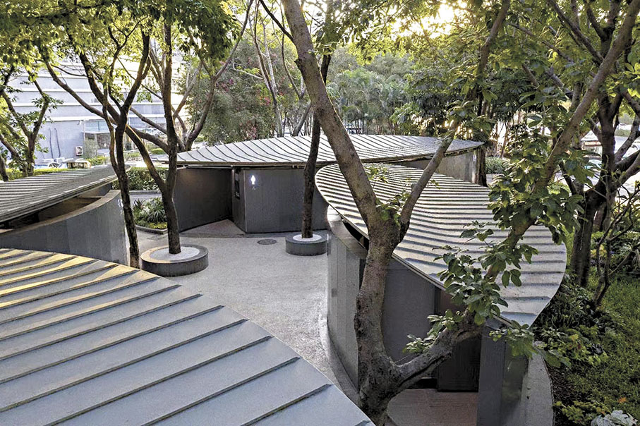 ◆南頭古城「新葉園」公廁為樹葉造型，和周圍環境融為一體。   香港文匯報深圳傳真