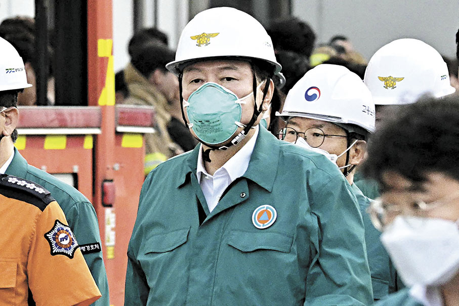 ◆尹錫悅緊急趕赴華城火災現場。 法新社