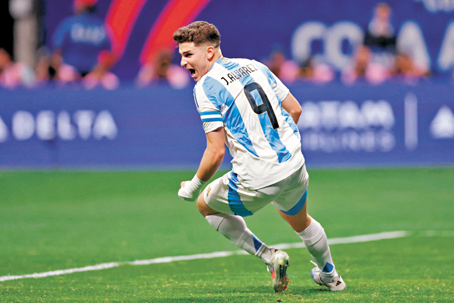 ◆祖利安艾華利斯上仗為阿根廷先開紀錄。  資料圖片