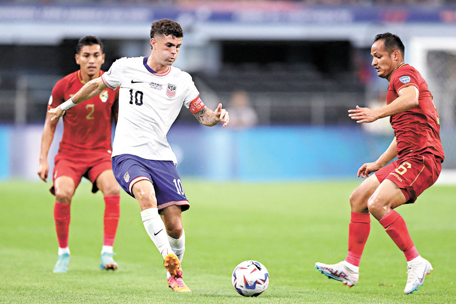 ◆基斯甸普列錫(左二)傳射建功。  法新社