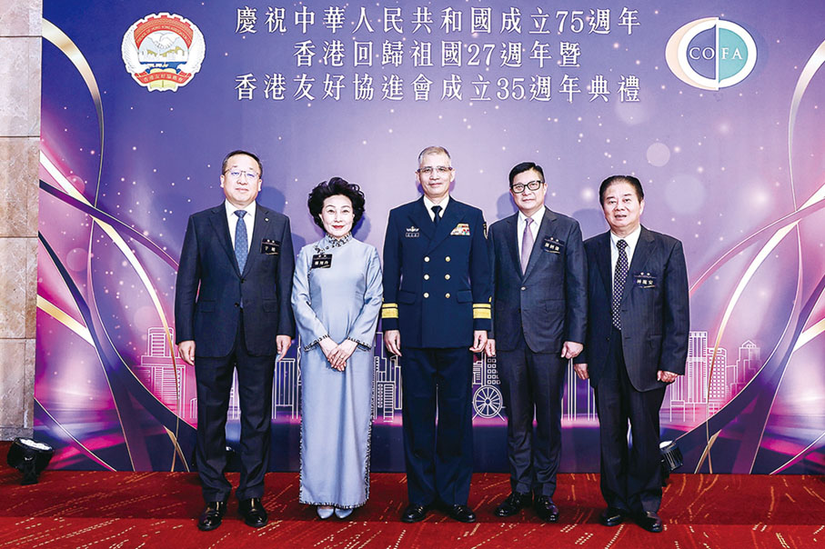 ◆ 左起：于曉、鄭翔玲、譚志偉、鄧炳強、林龍安。