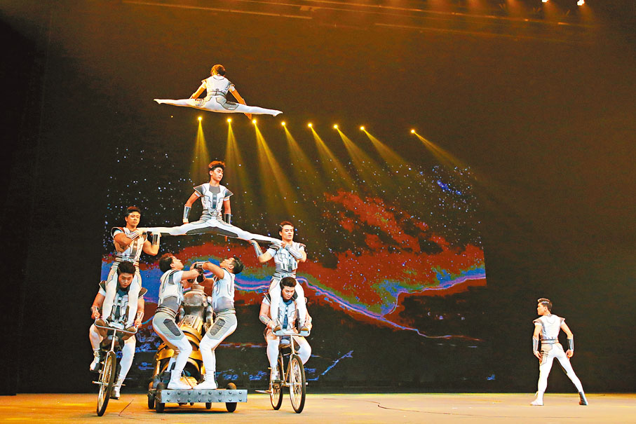 ◆男子集體車技《逐風者》。 康文署供圖