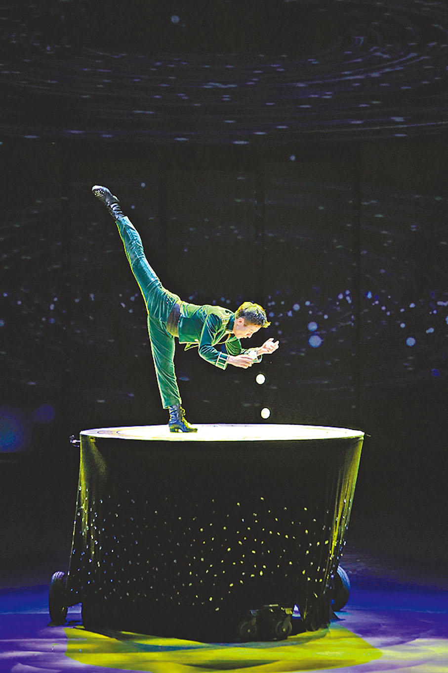 ◆ 轉桌球技《雨中狂想》。康文署供圖