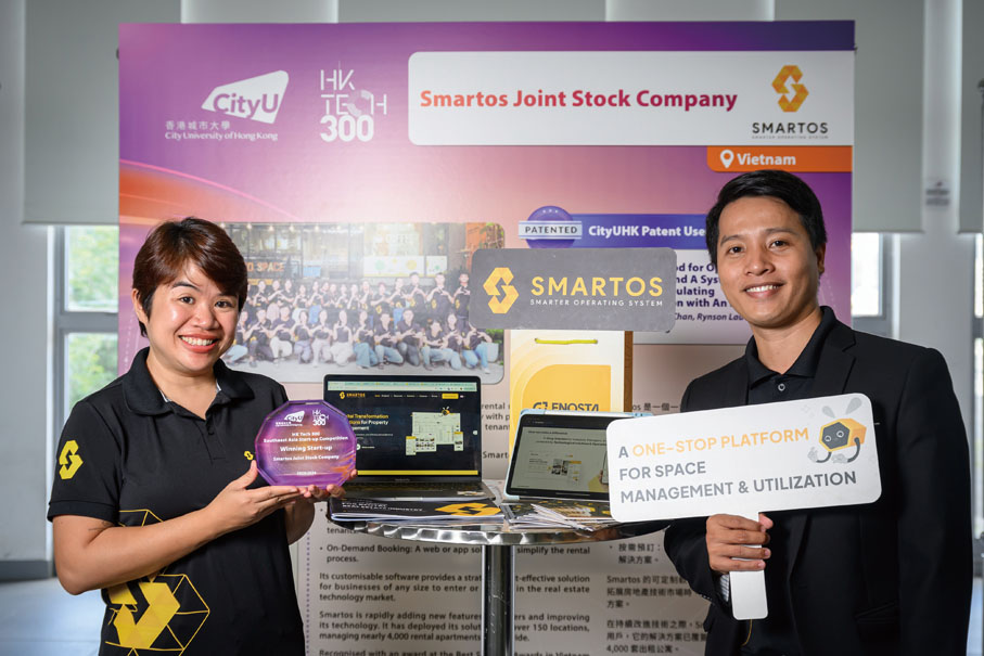 ◆得獎初創企業Smartos來自越南，專注於結合房地產和金融科技，推出一站式房地產租賃平台，協助業主、物管人員和租戶作出合適的財務決定。公司創辦人及行政總裁Trang（左）與團隊對獲獎感到高興，她說：「公司推出的平台主要服務像香港一樣的大城市，從中聯繫房地產業內人士。大賽提供了機會讓公司進入香港市場，再開拓到內地的商機。」