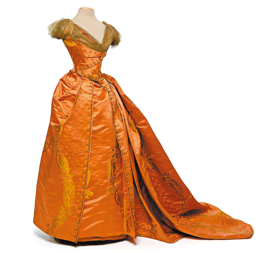 ◆ 查爾斯·弗雷德里克·沃斯（1825-1895年）設計的裙裝  約1885年 主辦方供圖