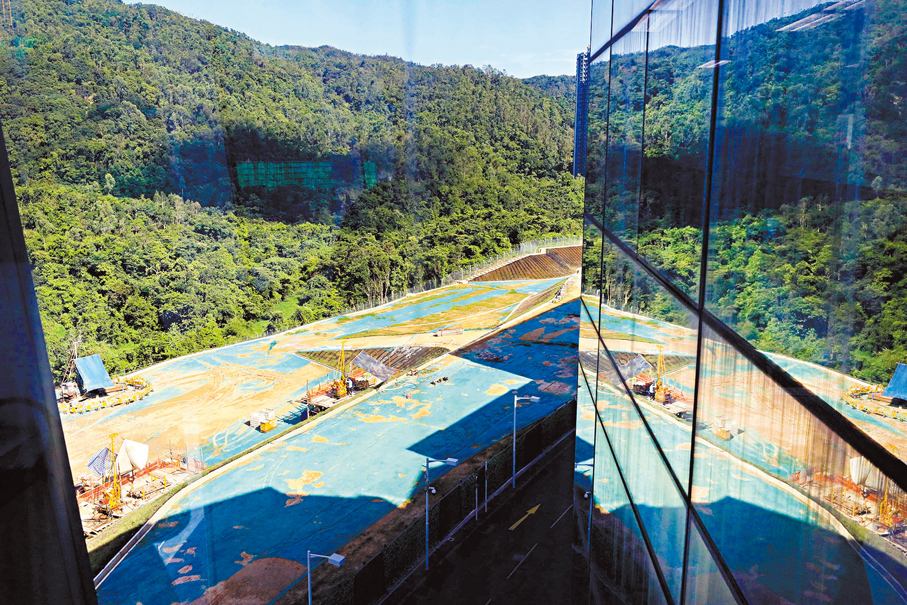 ◆公屋選址與邵氏大樓僅一牆之隔。