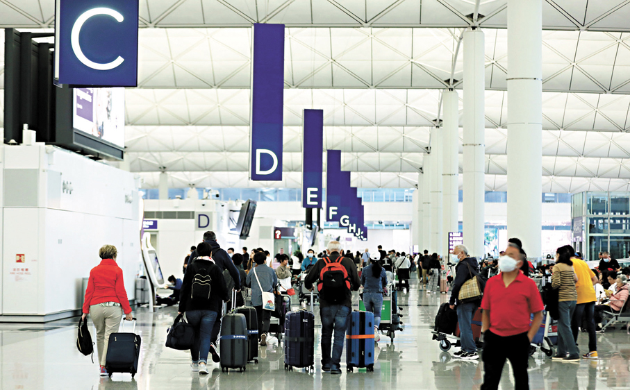 ◆目前已有約3,000名輸入勞工在機場地勤工作，另有一批外勞正逐批安排來港接受培訓、考試、考牌等後投入地勤工作。 資料圖片