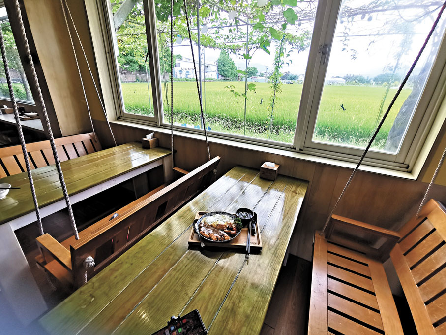 ◆手作坊設特色餐椅供大家品嘗輕食及飲品