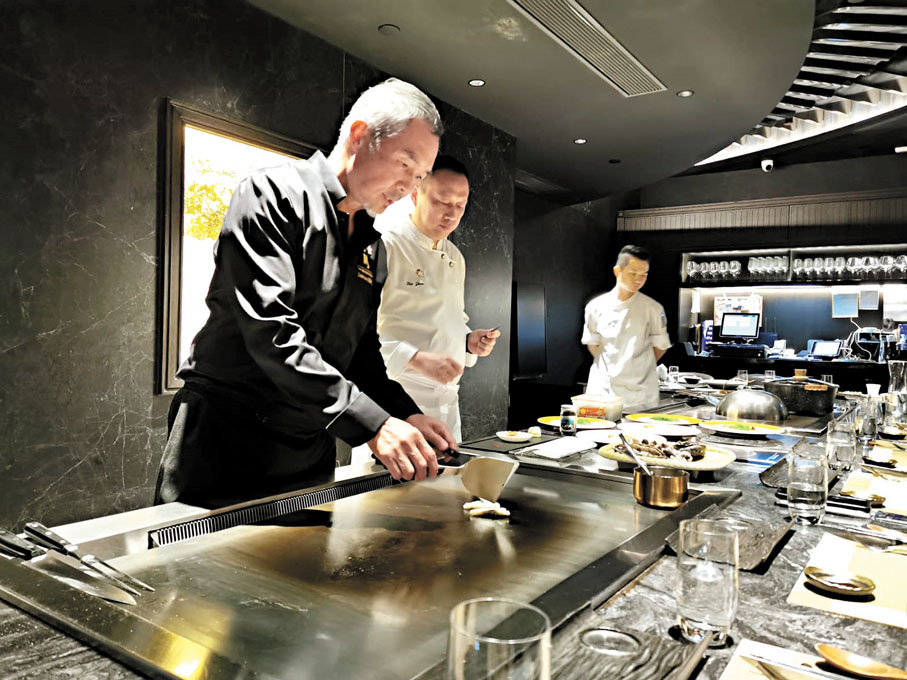 ◆寧波菜與日本鐵板燒合作，在鑄鐵板燒舉行「大暑小鮮 四手晚宴」。