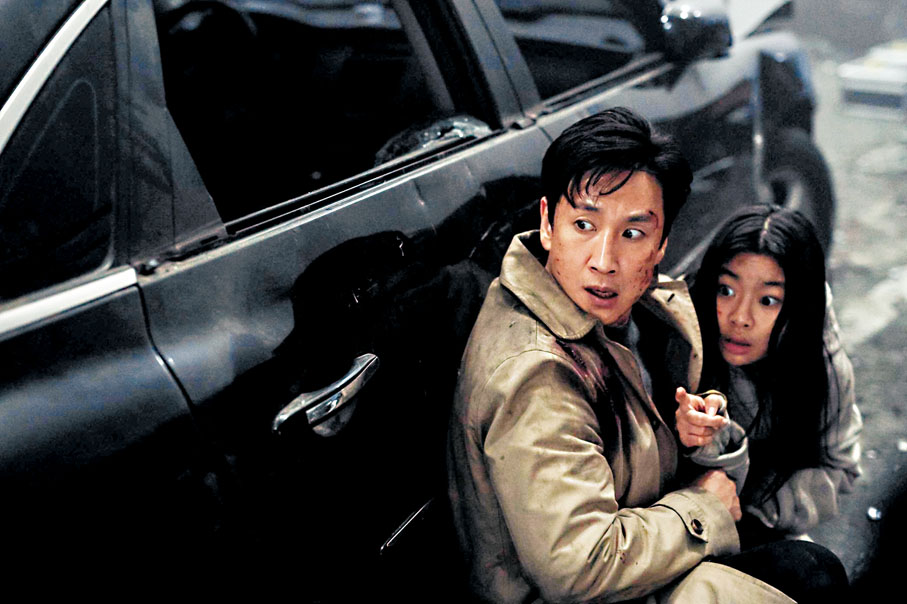 ◆李善均保護女兒逃亡。