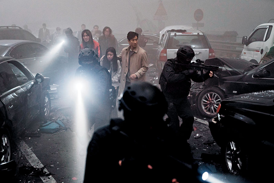 ◆《末日廝殺橋》今日在港各大戲院上映。