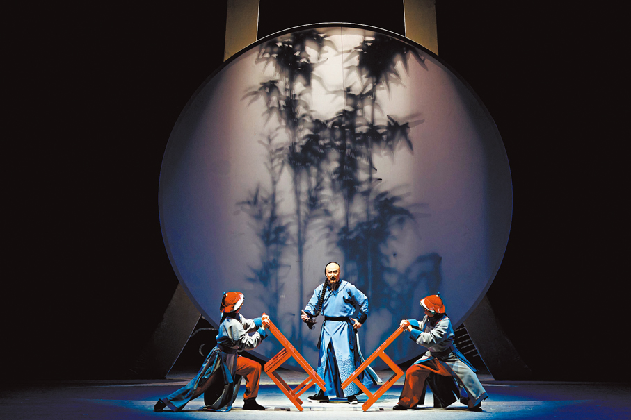 ◆李政成演出了鄭板橋的凜凜風骨。