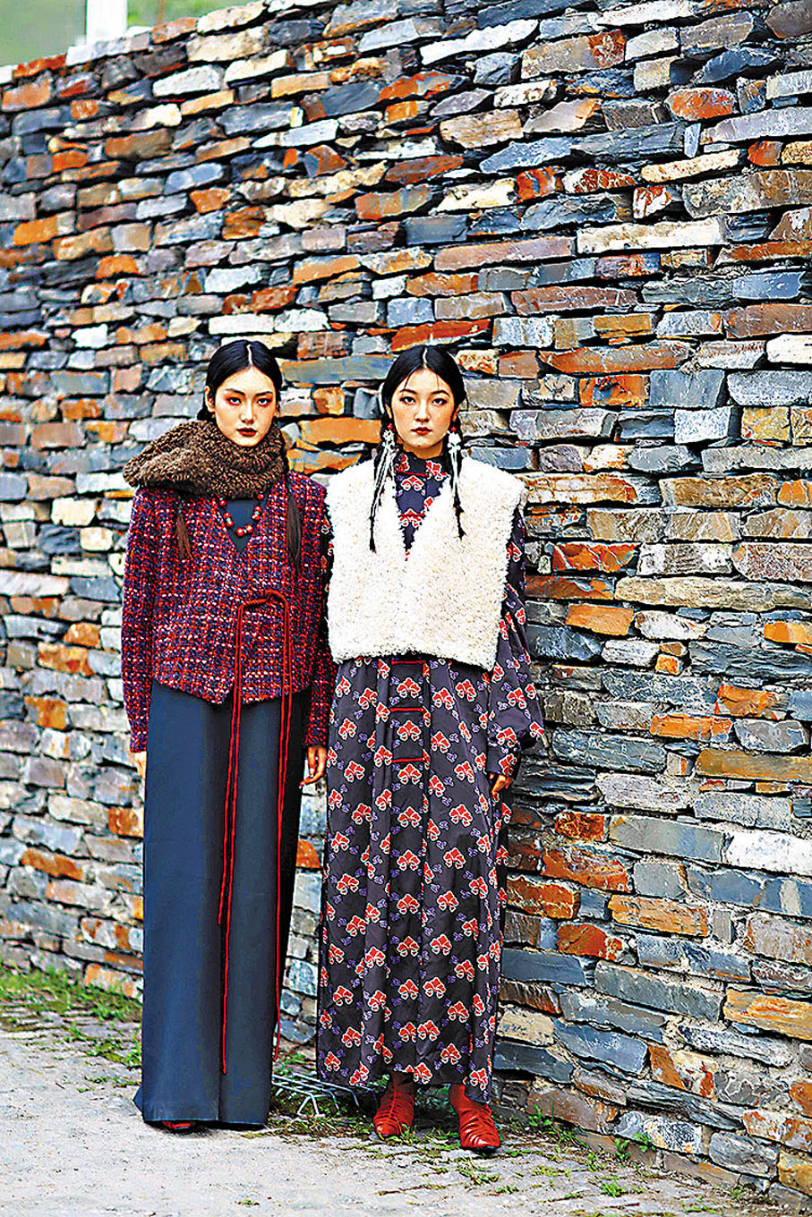 ◆素白《經溯》巧妙融合藏族元素的系列服飾。