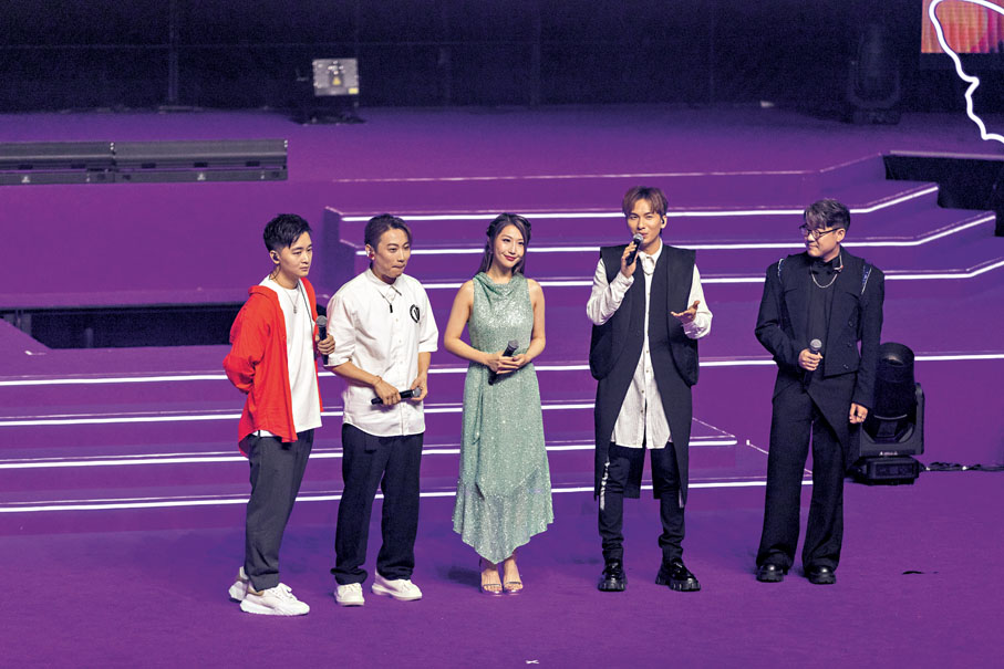 ◆「中一二生」獻唱「哥哥」經典慢歌。