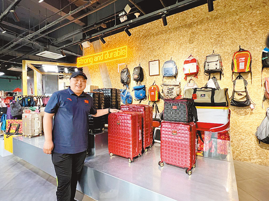 ◆白劍峰笑稱「英俑」行李箱出圈並未讓他感到意外。  香港文匯報記者俞晝  攝