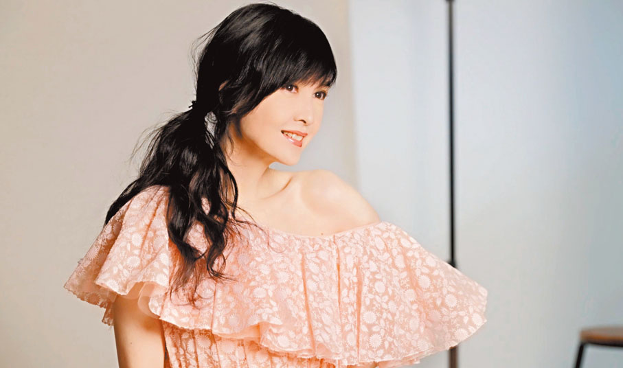 ◆56歲的周慧敏有「凍齡女神」之稱。