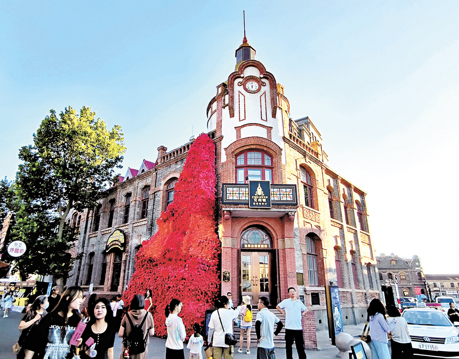 ◆克利頓葡萄酒主題餐廳是朝陽街的標誌性建築。