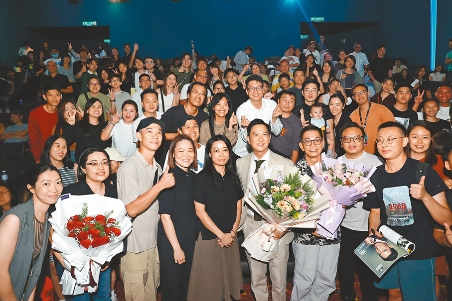 ◆張家輝獲大批影迷支持，場面墟冚。