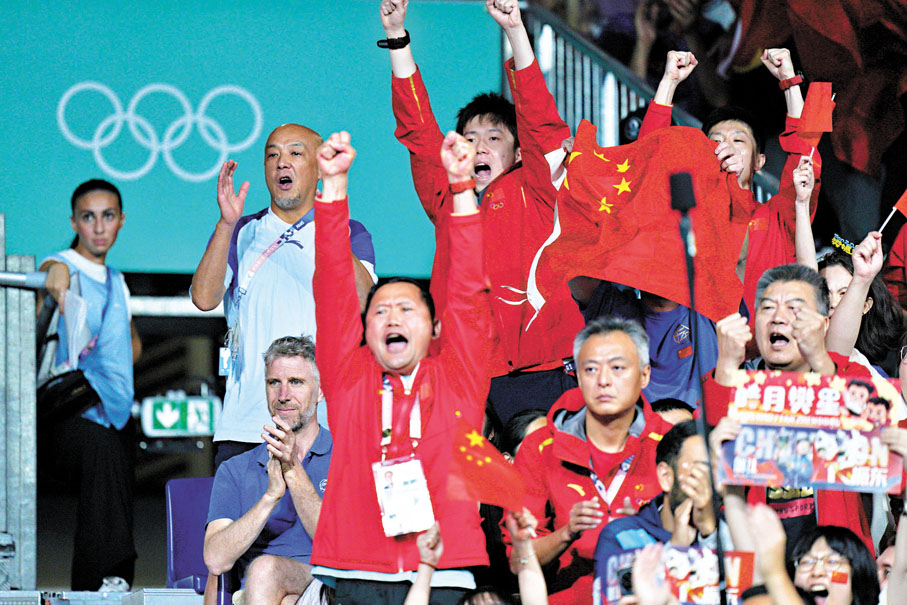 ◆中國乒乓球隊隊員和教練員在現場觀賽。大公文匯全媒體記者麥鈞傑 攝