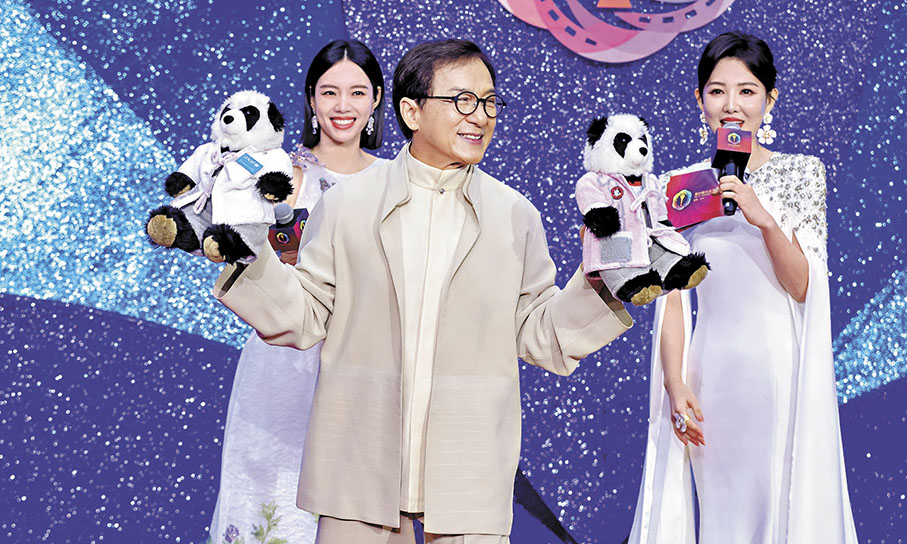 ◆成龍新戲《P計劃》講大熊貓的故事。