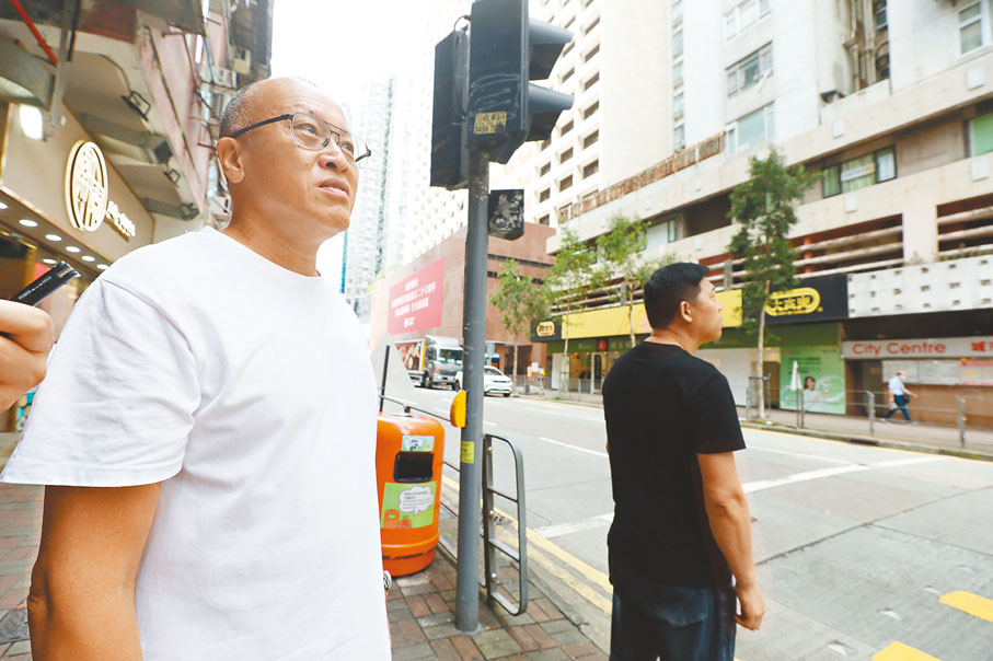 ◆原業委會成員鄧先生希望，有立法會議員及前局長「坐鎮」的法團能順利運作。