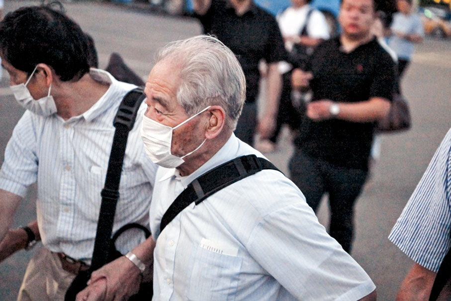 ◆ 8月12日晚，侵華日軍第731部隊「少年隊」原隊員清水英男，乘機抵達哈爾濱。新華社