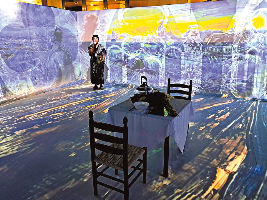 ◆「梵谷數碼故鄉活現數碼港」展覽結合人工智能和沉浸式技術，讓市民透過有趣的方法了解梵谷的靈感。 香港文匯報記者曾業俊  攝