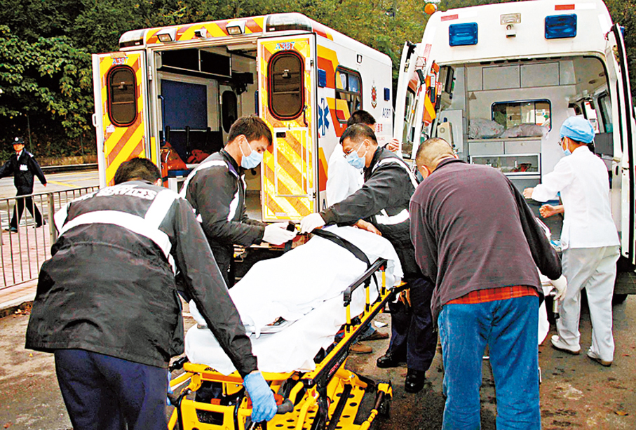 ◆圖為病人「轉車」的情景。 資料圖片