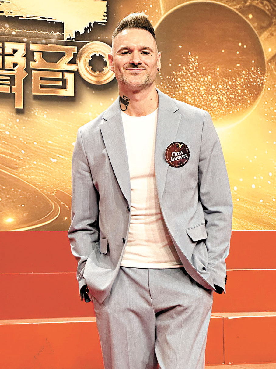 ◆外籍參賽者Dan James不諳中文。