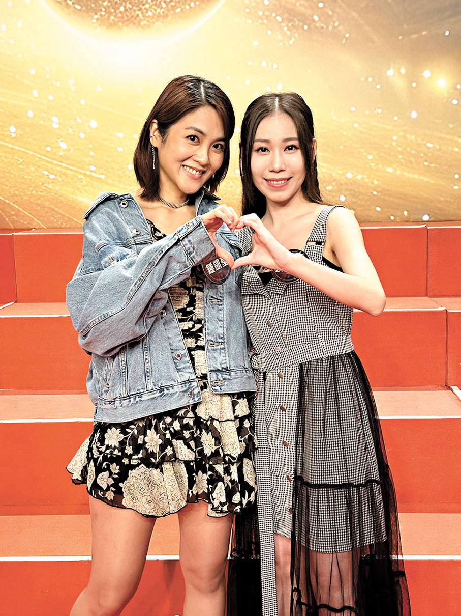 ◆鍾凱瑩(左)與侯靜伊久別重逢。