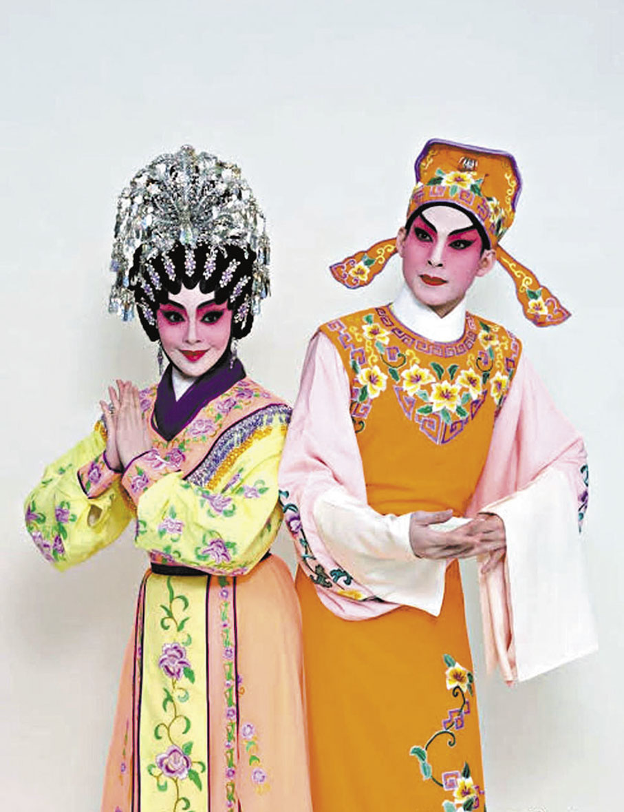 ◆莫華敏與梁心怡舞台上的造型。