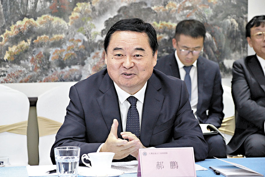 ◆遼寧省委書記、省人大常委會主任郝鵬進行座談交流。 香港文匯報 記者黃艾力攝