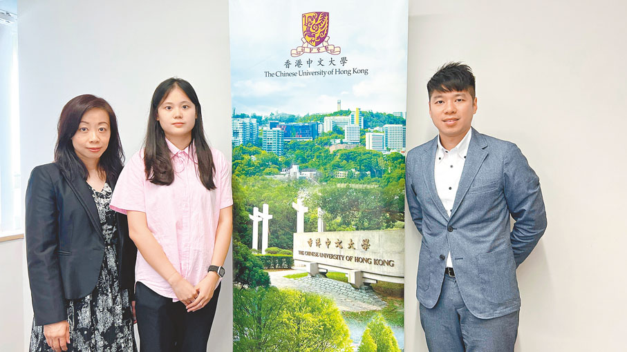 ◆左起：楊雅君、胡智涵和葉家文總結內地新生經常遇到生活及文化、學制及評核轉變、語言溝通、壓力和時間管理及大學生活規劃等適應問題。香港文匯報記者姜嘉軒  攝