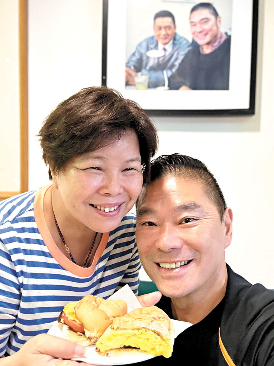 ◆華嫂冰室愈做愈火，從乳名阿奀到香港茶餐廳典範華嫂，展現平凡中的不平凡。 作者供圖